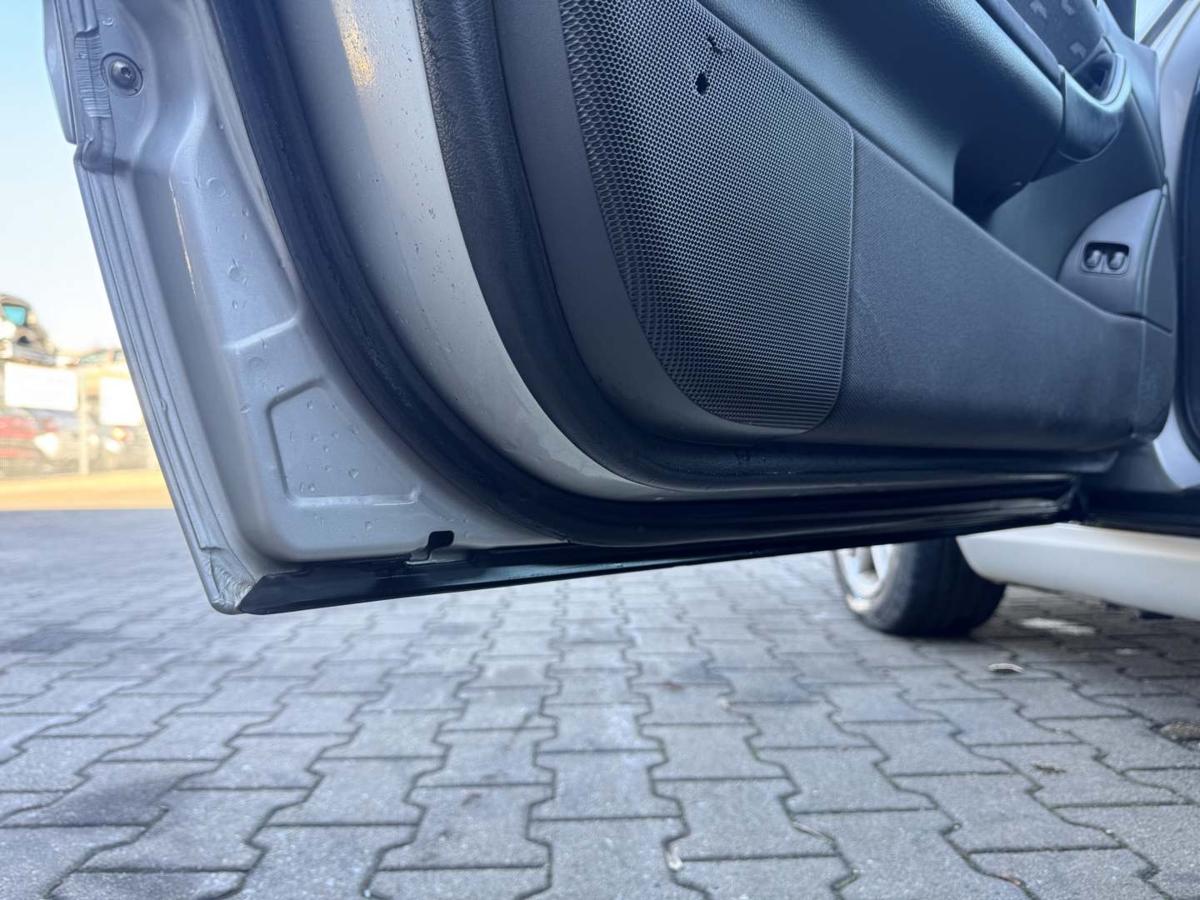 Mercedes Sportcoupe CL203 original T&uuml;r links 744 Brillantsilber Rohbau Bj.2003